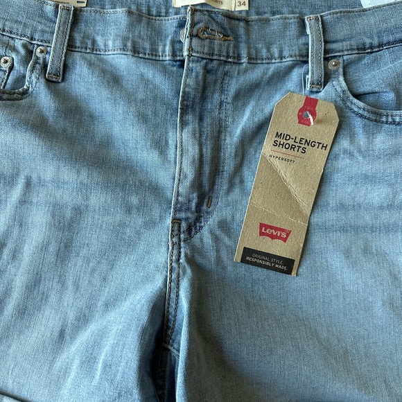 NEW Levi's Women's Mid Length Denim Jean Shorts 18 W34. Classic, Camping - Picture 2 of 8